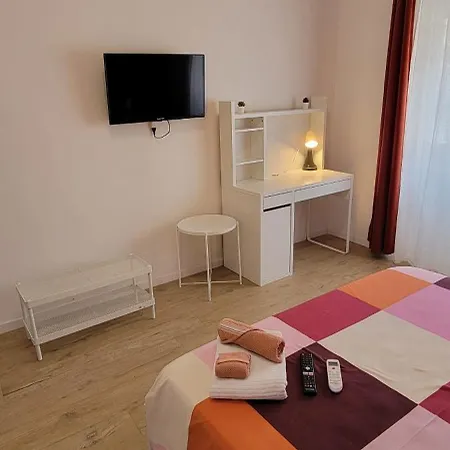 Affittacamere Trinita' Dei Monti, Night Check-in Also Available Roma